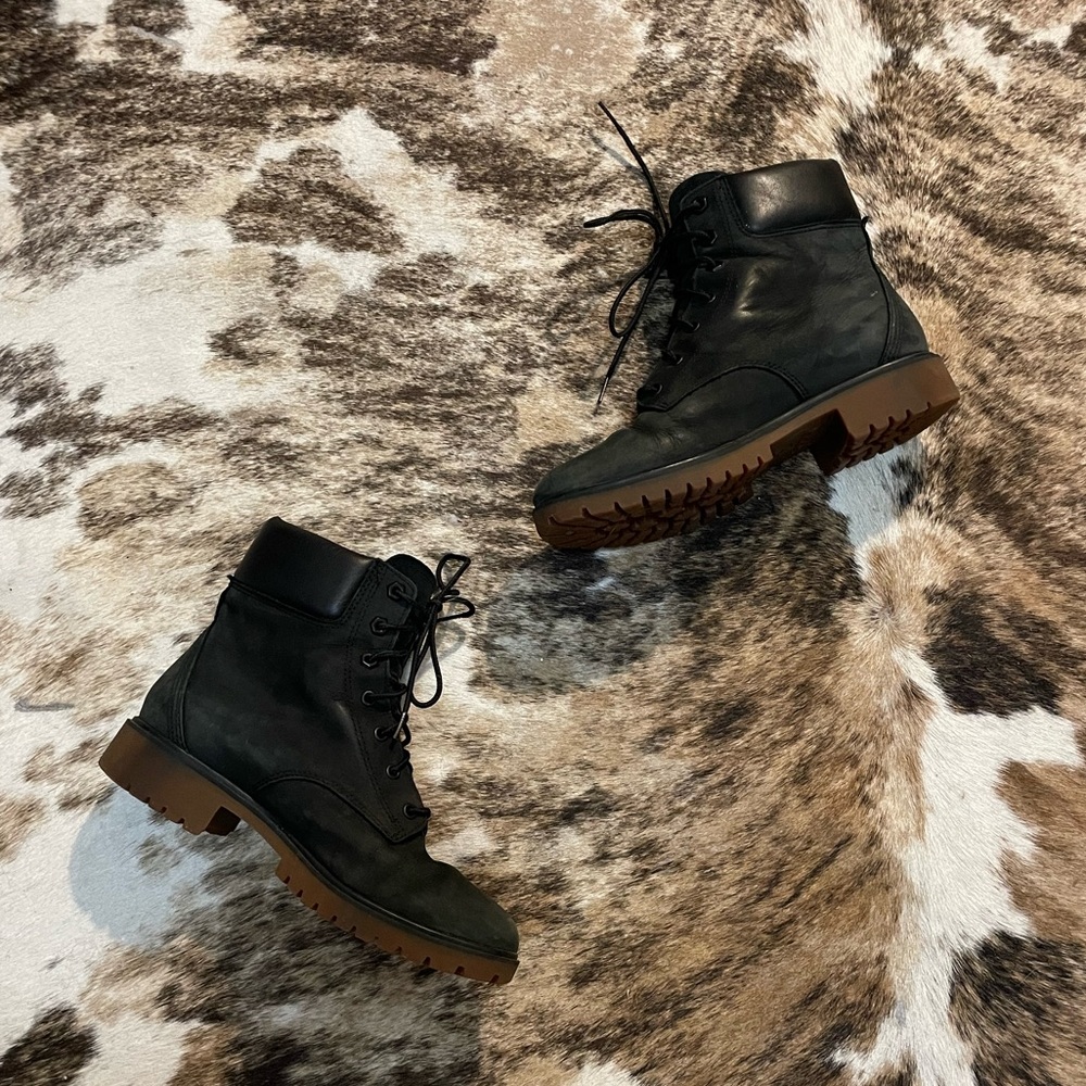 Timberland Women’s Waterproof Black Boots (Size 7)